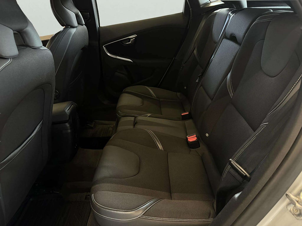 Volvo V40 D2 Momentum Gps Dragkrok V-Hjul Ny servad - miniatyr 14