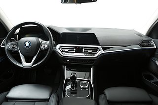 Kombi BMW 330e 15 av 24