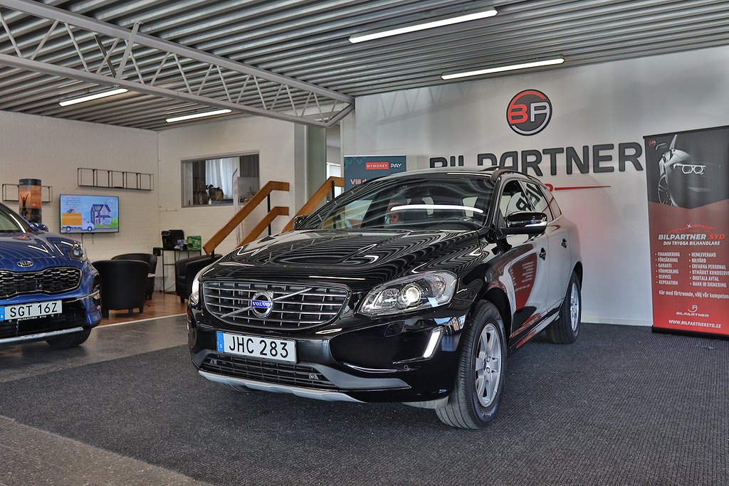 Volvo XC60 D3 Geartronic Momentum | Pano | Harman kardon 