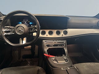 Mercedes-Benz E 300 T de 4M AMG Line 360° HuD Rattvärme Drag Navi S&V – bild 8