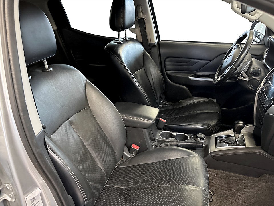 Bild på Mitsubishi L200 Dubbelhytt 2.2 Di-D 150hk Aut 4WD ELSTOL DRAG