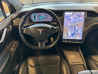 SUV Tesla Model X 13 av 25