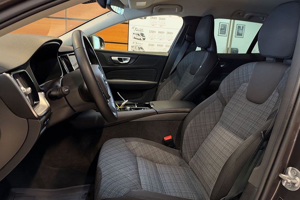 Volvo V60 Recharge T6 AWD Aut Core Edition V-hjul Värmare Kamera  miniatyr 10