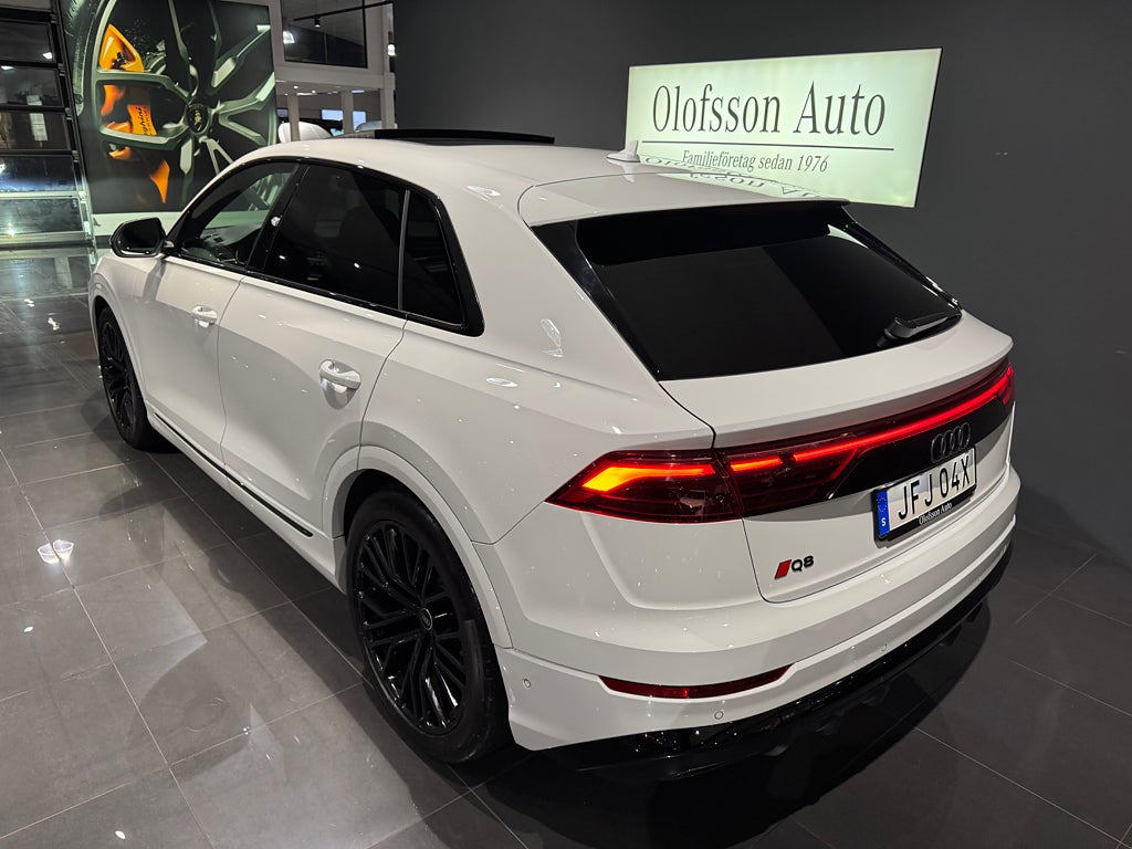 Audi Q8 50 TDI quattro S Line Panorama B&O Värmare Drag - bild 14