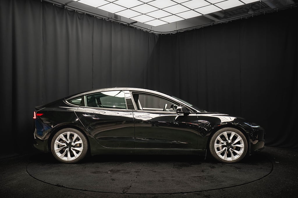 Tesla Model 3 Long Range AWD PANO VENTILERADE KAMERA MOMS 1-ÄGARE