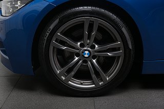 Sedan BMW 330 2 av 24