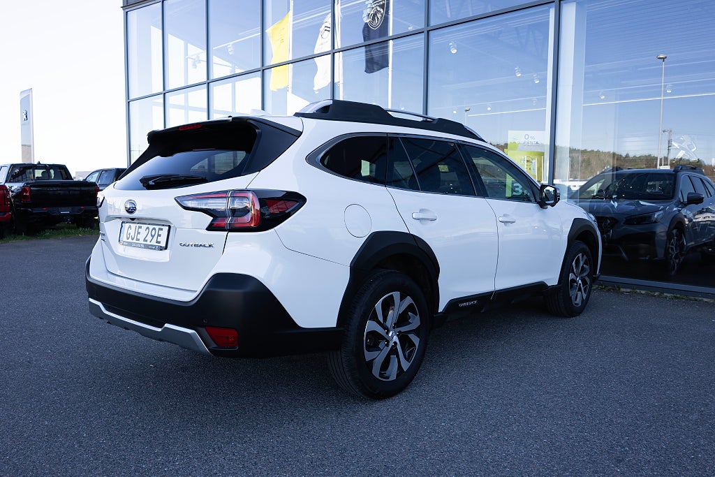 Subaru Outback 2.5 4WD XFuel Touring Läder Nyservad LÅG SKATT