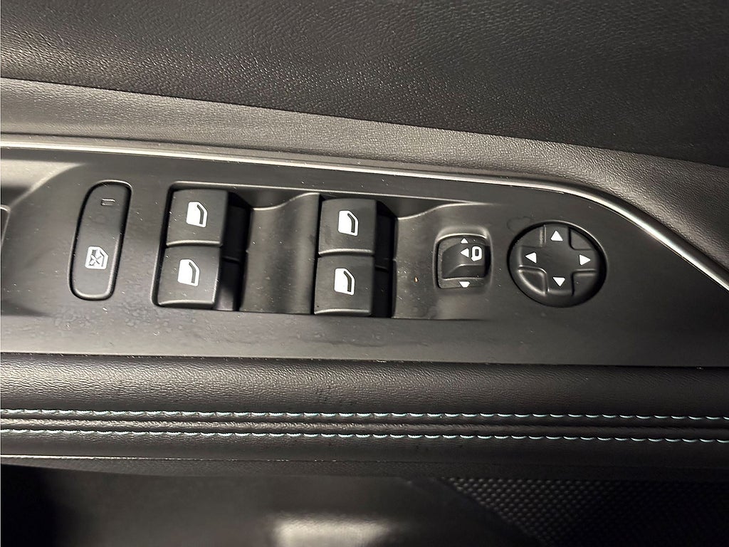 Bild på Peugeot 3008 Allure Hybrid4 300hk Aut AWD - B-KAMERA, NAVI