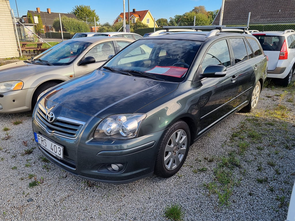 Toyota Avensis Kombi 2.0 D-4D, 126hk, Dragkrok ( 2 privata ägare )