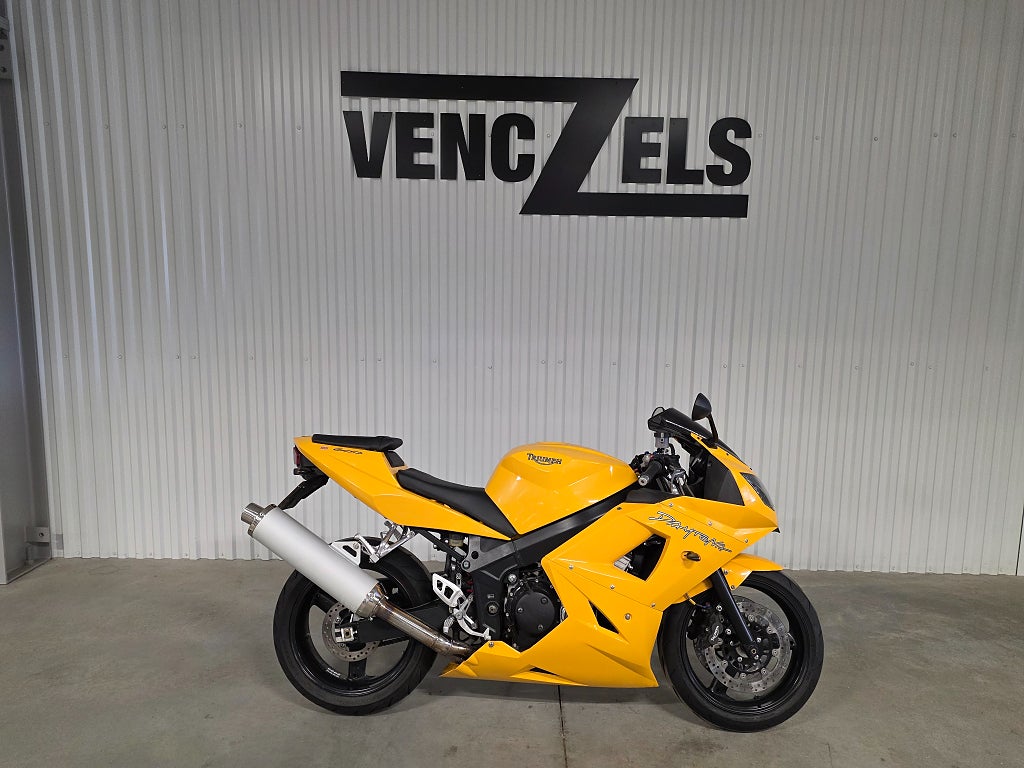 Triumph Daytona 600 110 hk Endast 2721 mil Fin