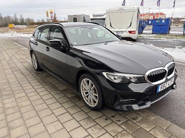 BMW 330e xDrive Touring 3,65% ränta Sportline Rattvärme Drag Backkamera