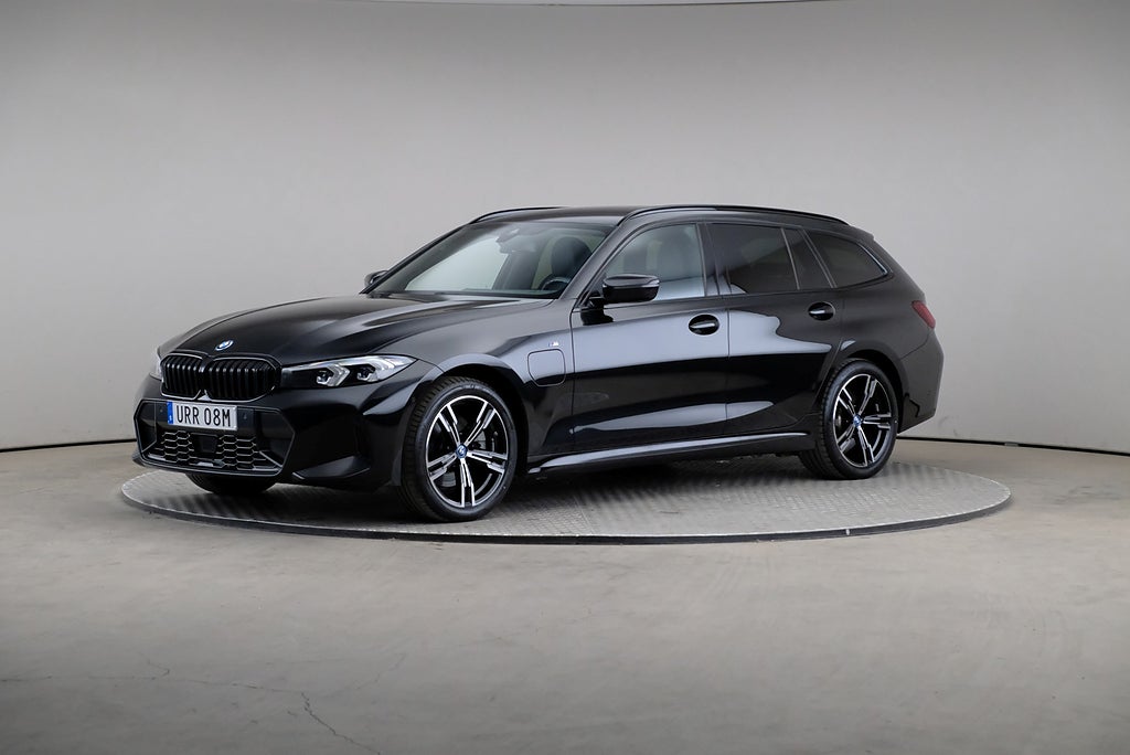 BMW 330e 3 xDrive Touring 292hk M Sport Drag