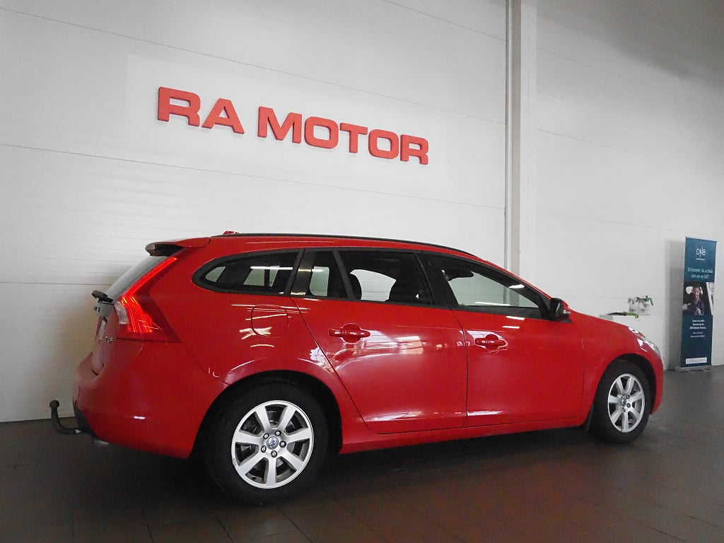 Volvo V60 T4F 180hk Aut Kinetic |Drag|Värmare|Keyless| 2012