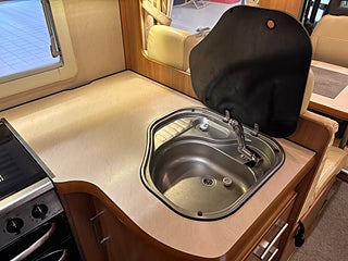 Husbil-halvintegrerad Kabe ROYAL 880 LT 20 av 33