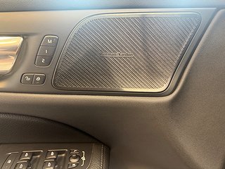 Volvo V60 T5 R-Design/M-värm/Navi/Pano/360°/Rattvärme/H&K