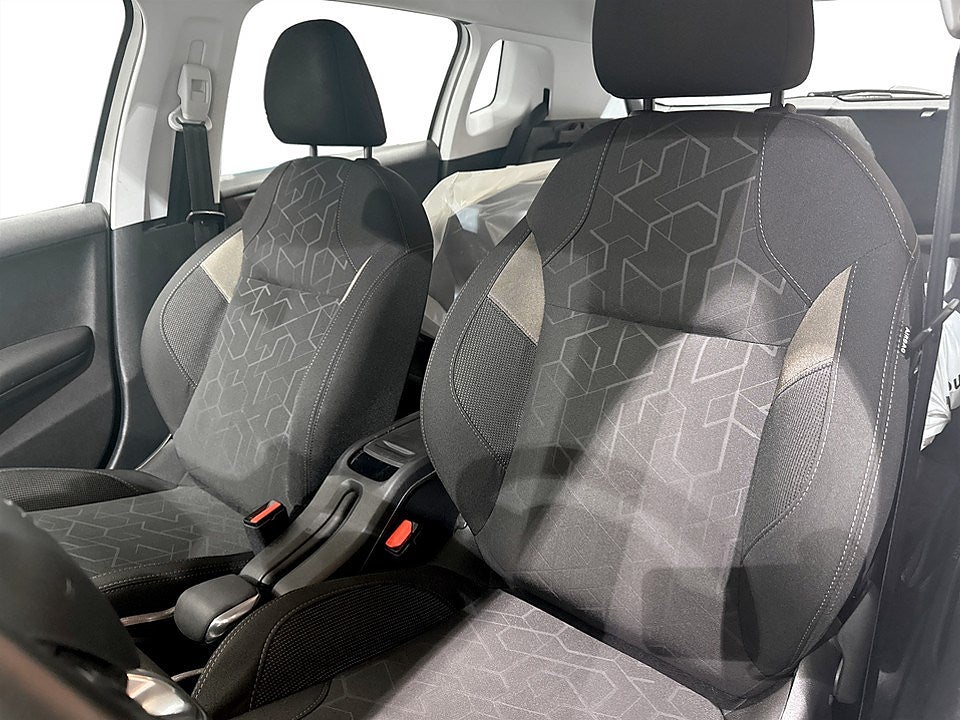 Bild på Peugeot 2008 Active 1.2 PT 110hk - FARTHÅLLARE, LÅG SKATT!