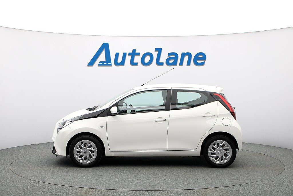 Toyota Aygo 5D 1.0 X-PLAY,  CarPlay Sommarkampanj 4,99%