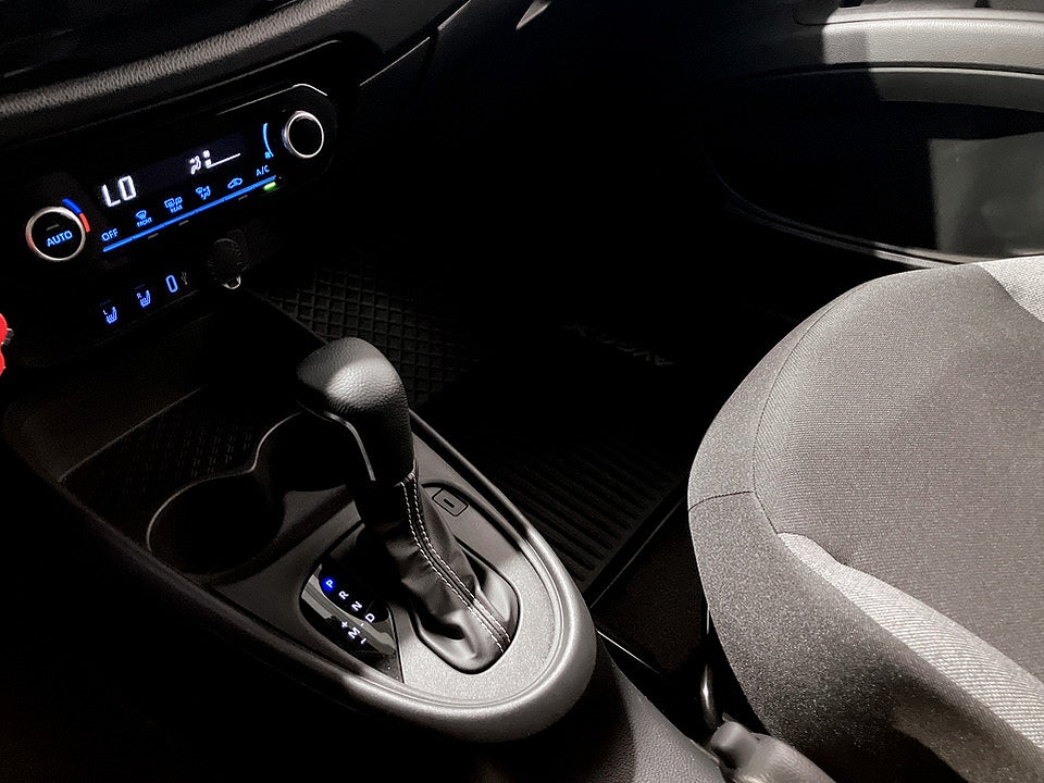 Bild på Toyota Aygo X 1.0 VVT-i CVT 72hk Aut B-KAMERA