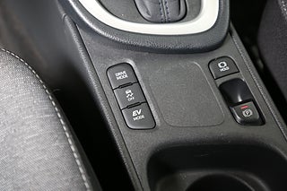 Halvkombi Toyota Yaris 22 av 25