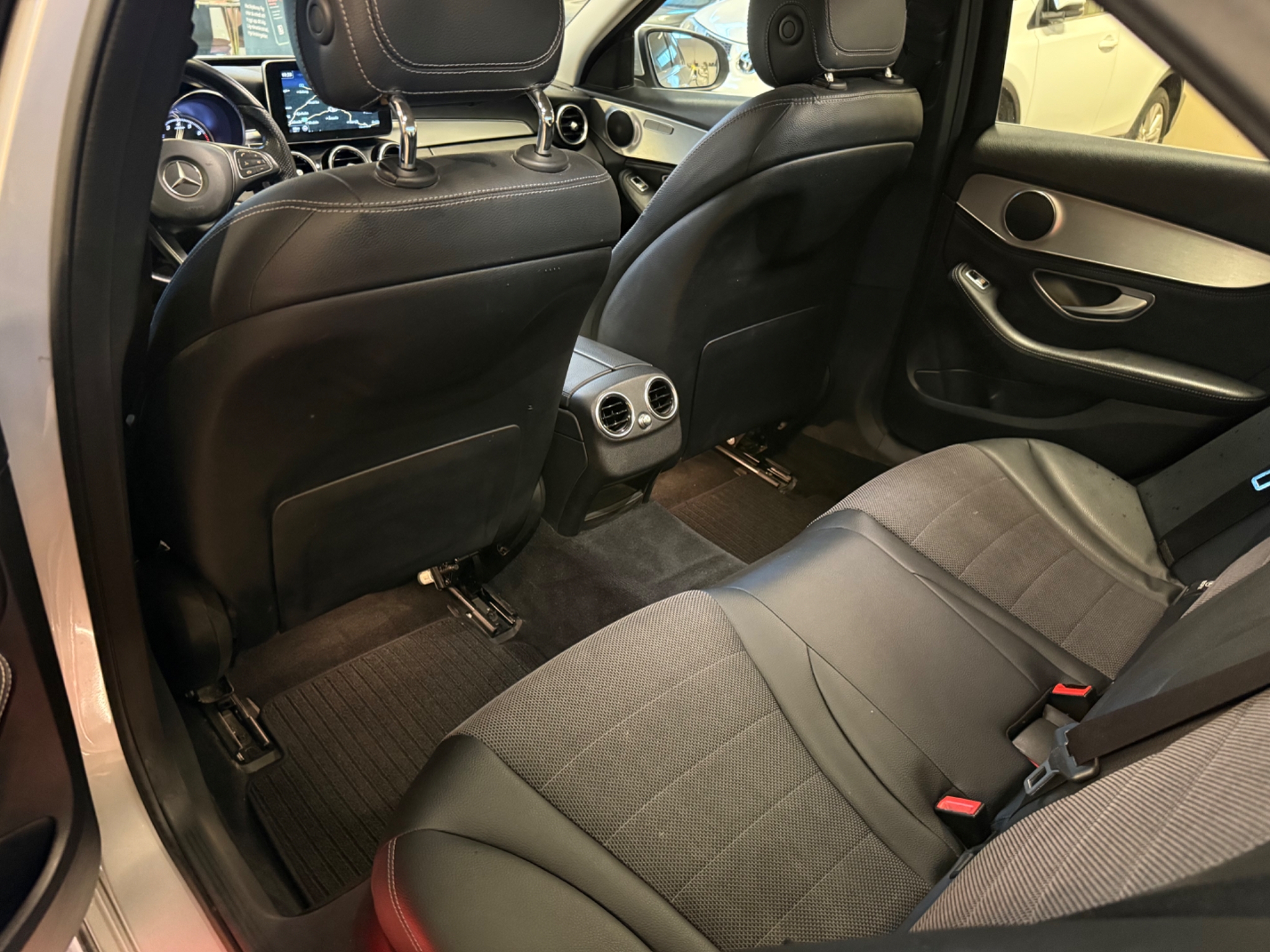 Mercedes-Benz C 2015, photo 6/31