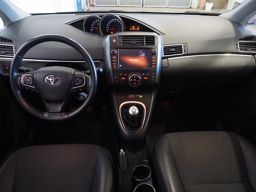 Toyota Verso 1.8 Valvematic Intense Edition 7-sits Kamera Halvskinn 2017