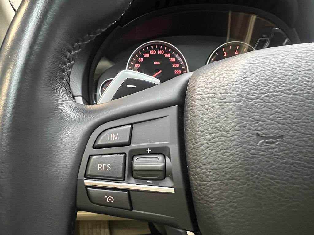 BMW 550I V8 4.4 408ch - BVA - CUIR - ACC - CAMÉRA DE RECUL - HI-FI PRO