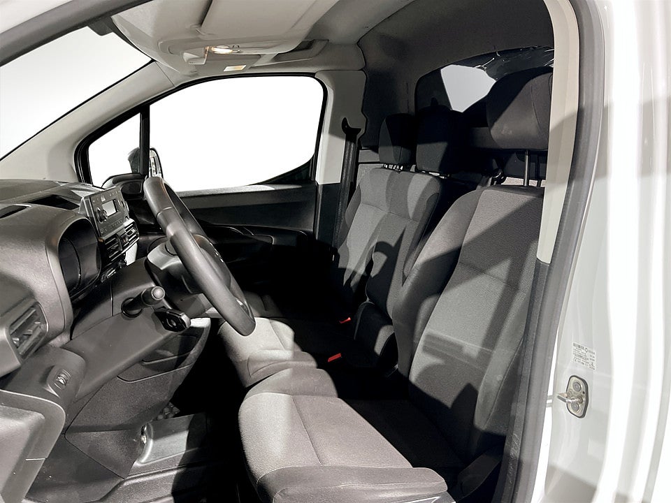 Bild på Citroën Berlingo New Bus 1.5 BlueHDi 75hk L1 DRAG P-SENSORER BAK