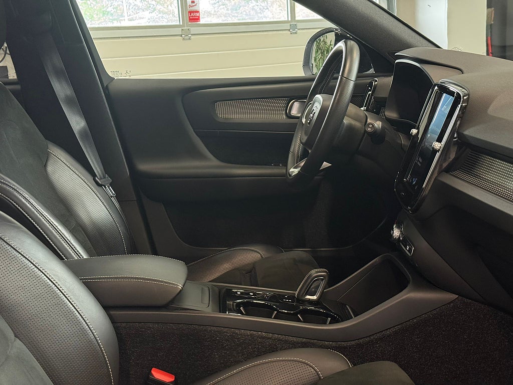 Volvo XC40 T5 AWD Aut R-Design Pano 20" BLIS 360 Drag Värmare