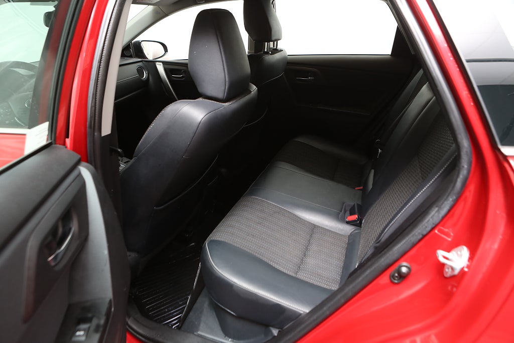 Toyota Auris Touring Sports Hybrid e-CVT Executive 2015