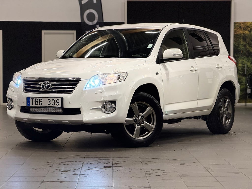 Toyota RAV4 2.2 D-4D AWD / Drag / Motorvärmare / 