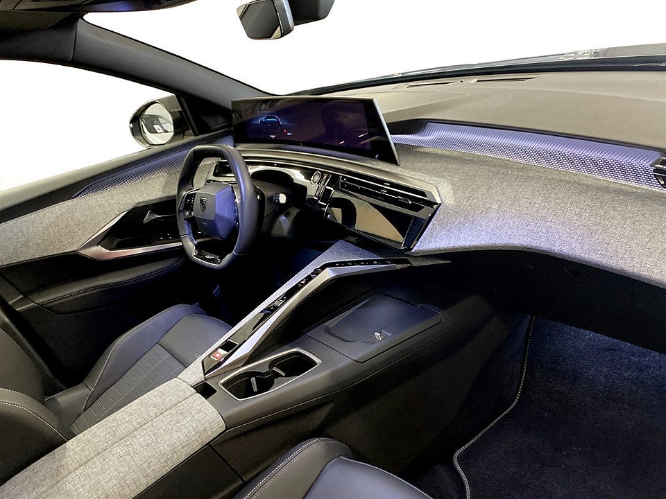 Bild på Peugeot 5008 GT Hybrid 145hk Aut - NYA VINTERHJUL INGÅR!