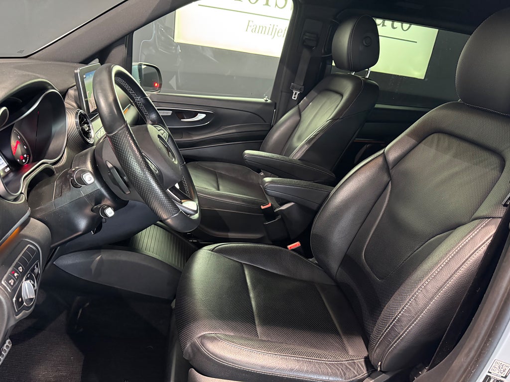 Mercedes-Benz V300 d 300 d 4Matic Lång AMG Värmare Drag Burmester Läder - bild 4