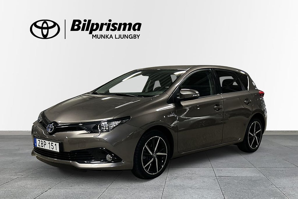 Toyota Auris Hybrid Intense Edition vinterhjul 1 ägare