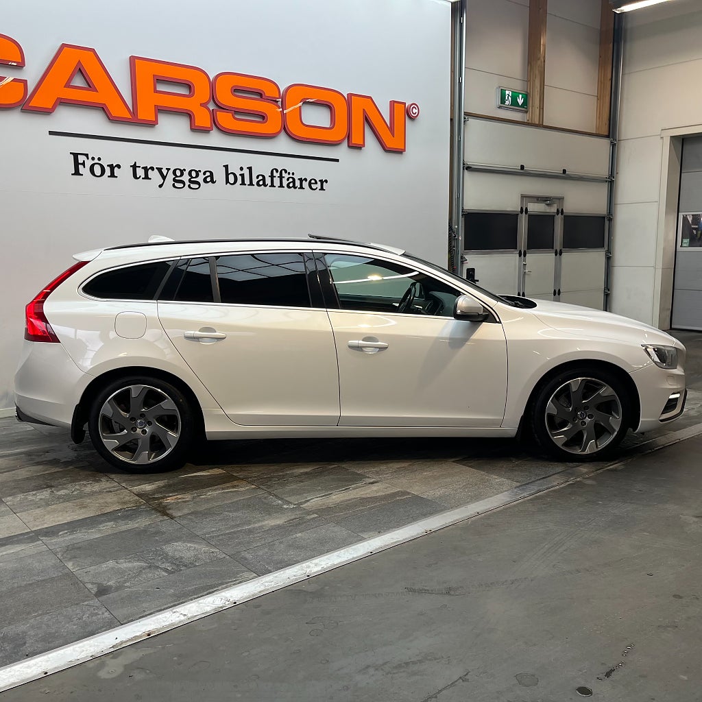 Volvo V60 D4 AWD R-Design Värmare Glastaklucka Drag Kamrem bytt!