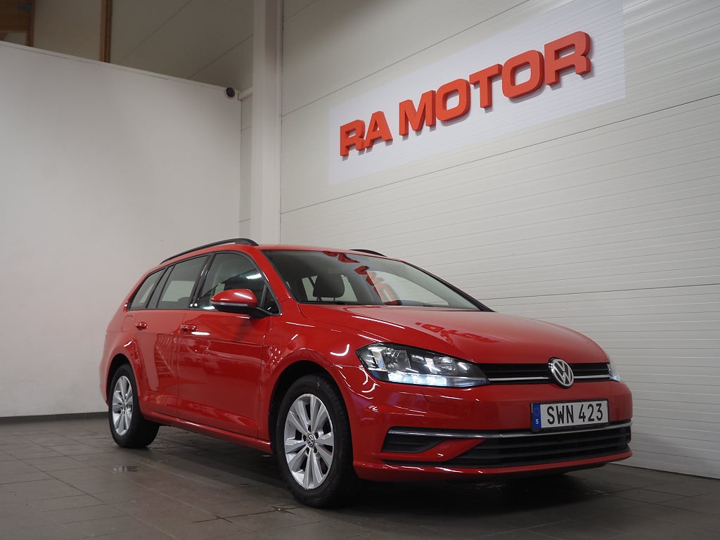 Volkswagen Golf SC 1.0 TSI DSG 110hk P-Sensorer ACC Carplay 2018