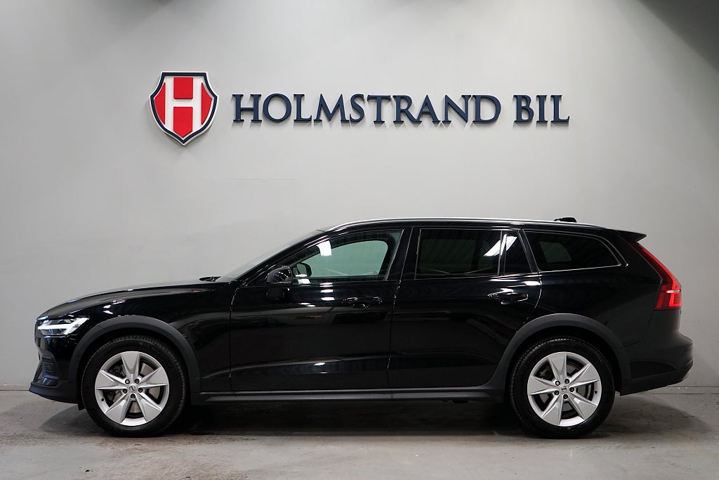 Volvo V60 Cross Country B4 AWD 197hk Core Dvärme Drag Kamera