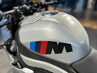 BMW M1000R