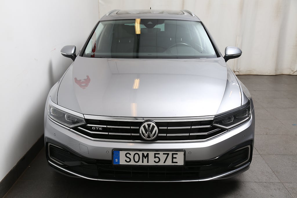 Volkswagen Passat Sportscombi GTE Executive Cockpit Panorama Värmare Drag 2020