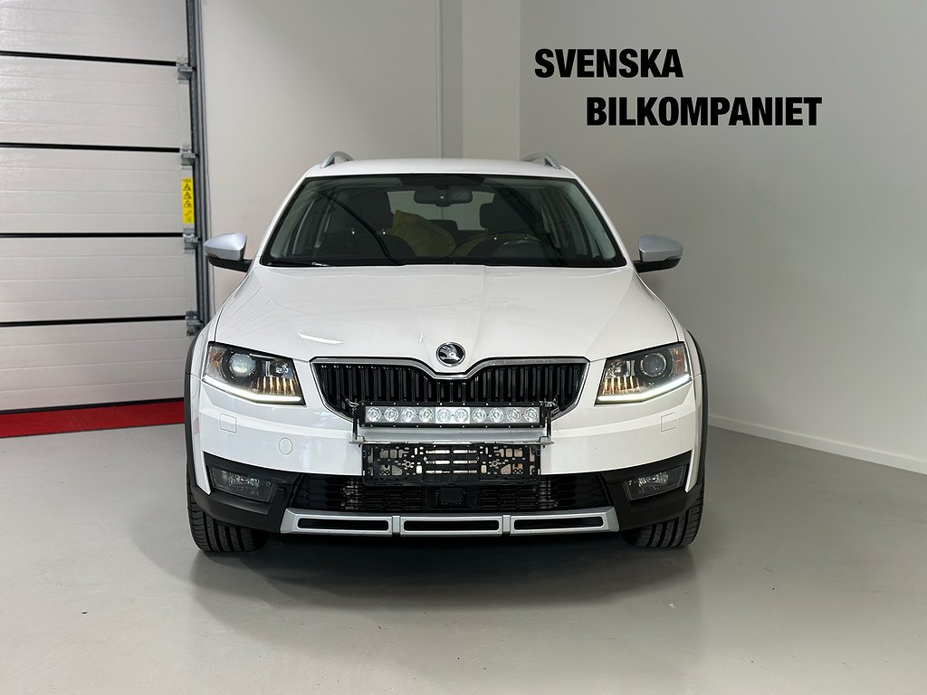 Skoda Octavia Scout 2.0 TDI 4x4 S & V Däck D-Vär. 1 ÄGARE 