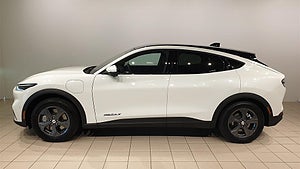 Ford Mustang Mach-E har en räckvidd på 54 mil. 