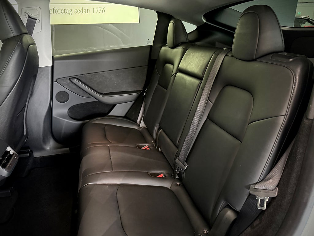 Tesla Model Y Long Range AWD Glastak 514hk - bild 18