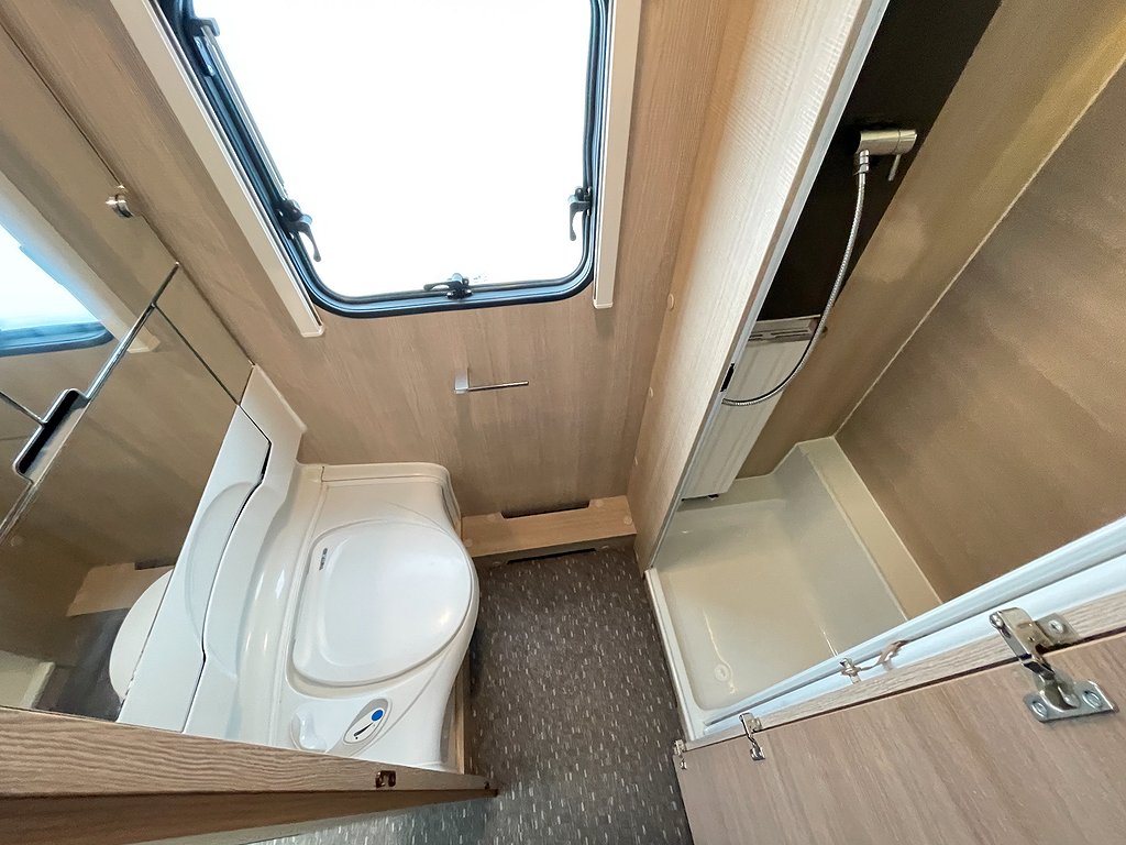 Adria Adora 573 PT / ALDE / Barnkammare / Förtält /1795mån - Adria
