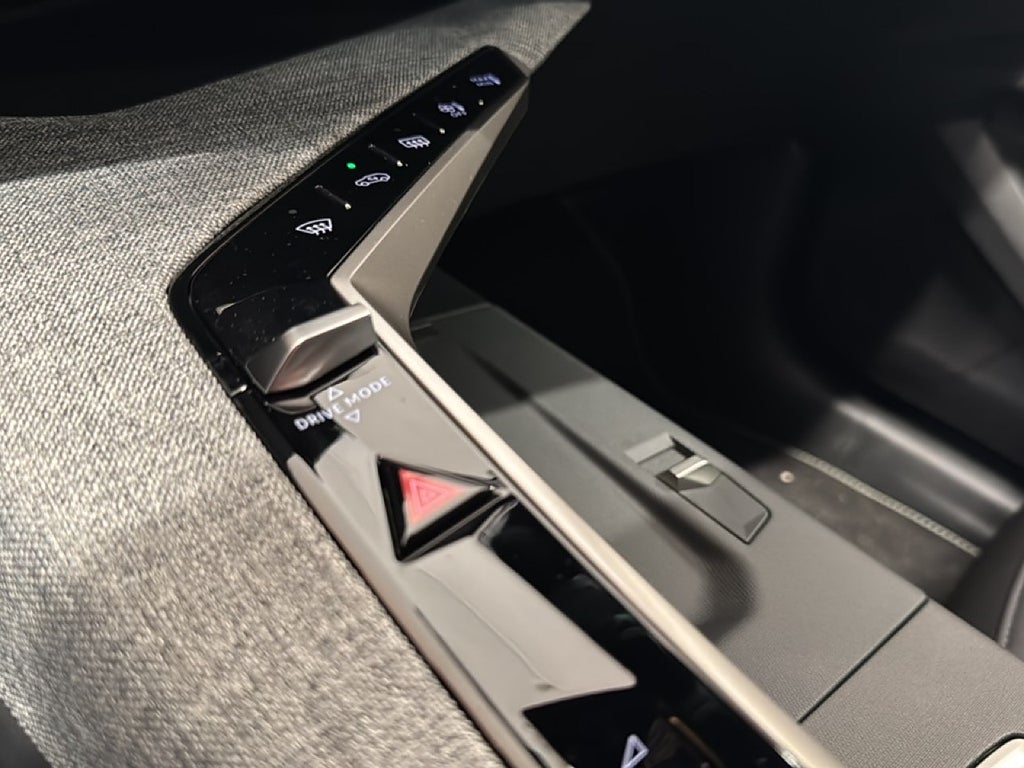 Peugeot 3008 Hybrid 145 1.2 PureTech 145 e-DSC Drag/Demobil – bild 17