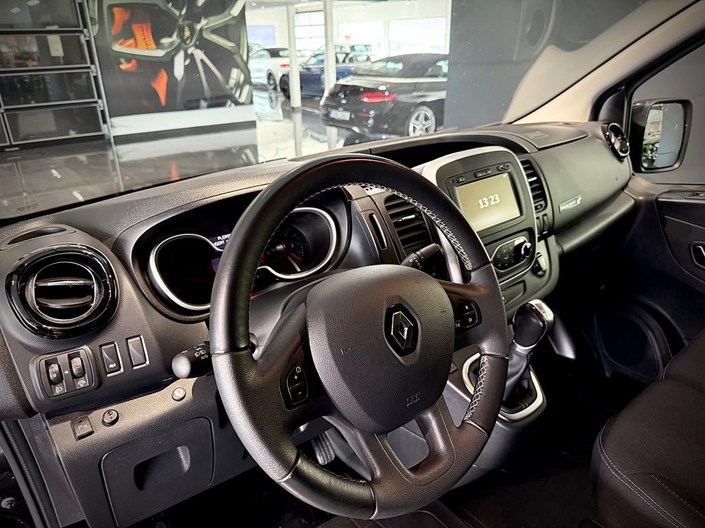 Renault trafic Skåpbil 3.0t 2.0 170hk dCi EDC  Racing Spirit - bild 5
