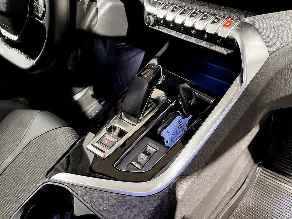 Bild på Peugeot 3008 Allure PHEV 225hk Aut - CARPLAY,B-KAMERA,KEYLESS