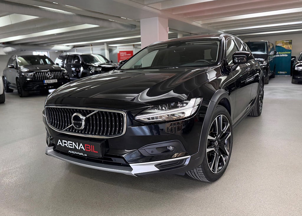Volvo V90 Cross Country B4 AWD Pano Läder H/K HUD 360° Kamera 20´´Fälgar Drag