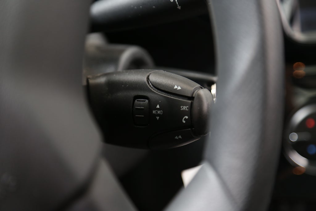Citroën C3 1,2 VTi 82hk PureTech 5D Pano Nybesikt Motorvärmare 2015