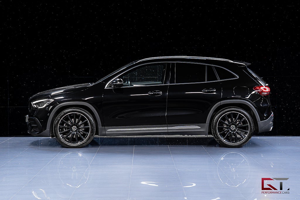 Mercedes-Benz GLA 220 d 4MATIC AMG Pano ACC HuD Kolfiberoptik 20" Matrix