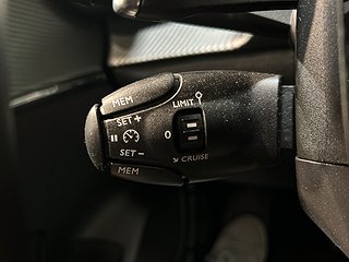 Peugeot 208 1.2 PureTech Mvärm Carplay 360°kamera S/V-hjul