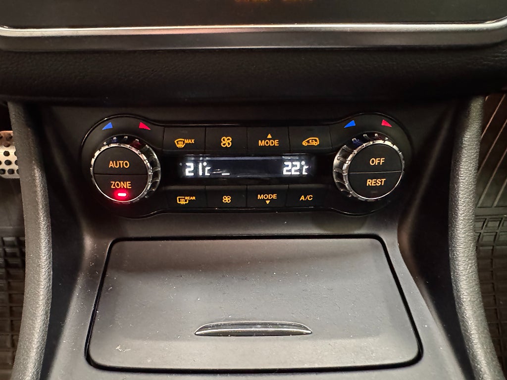 Mercedes-Benz GLA 2016 - miniatyr 21